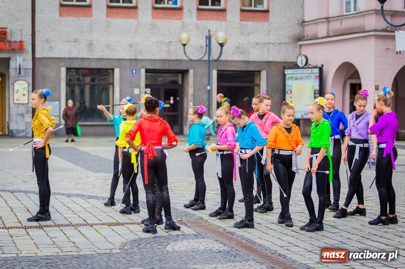 Zdjęcie w galerii na portalu naszraciborz.pl: XVIII Marsz Nadziei. Raciborzanie solidarni z osobami dotkniętymi nowotworem FOTO i WIDEO wiadomości z regionu