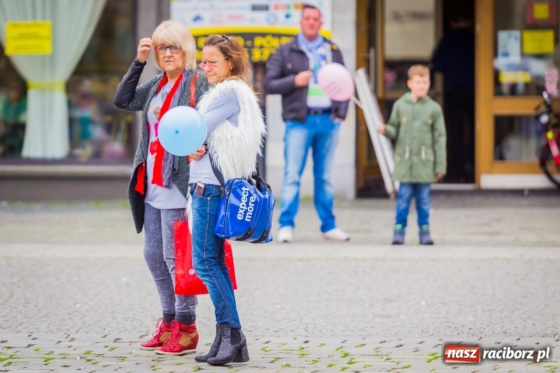 Zdjęcie w galerii na portalu naszraciborz.pl: XVIII Marsz Nadziei. Raciborzanie solidarni z osobami dotkniętymi nowotworem FOTO i WIDEO wiadomości z regionu