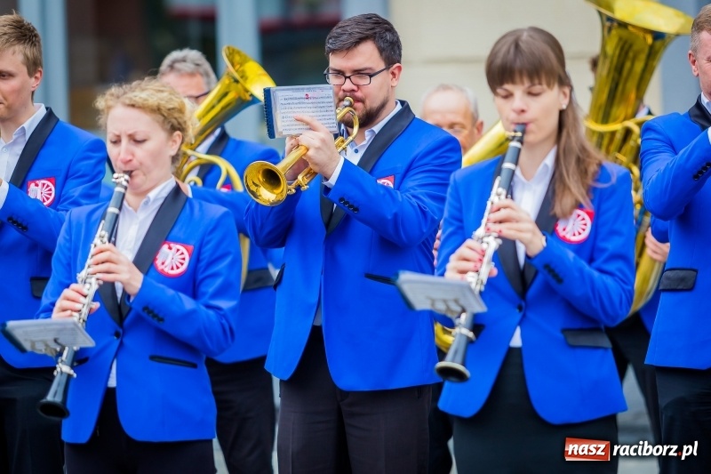 Zdjęcie w galerii na portalu naszraciborz.pl: XVIII Marsz Nadziei. Raciborzanie solidarni z osobami dotkniętymi nowotworem FOTO i WIDEO wiadomości z regionu