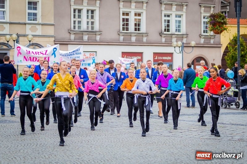 Zdjęcie w galerii na portalu naszraciborz.pl: XVIII Marsz Nadziei. Raciborzanie solidarni z osobami dotkniętymi nowotworem FOTO i WIDEO wiadomości z regionu