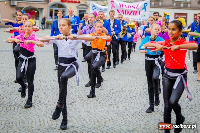 Zdjęcie w galerii na portalu naszraciborz.pl: XVIII Marsz Nadziei. Raciborzanie solidarni z osobami dotkniętymi nowotworem FOTO i WIDEO wiadomości z regionu