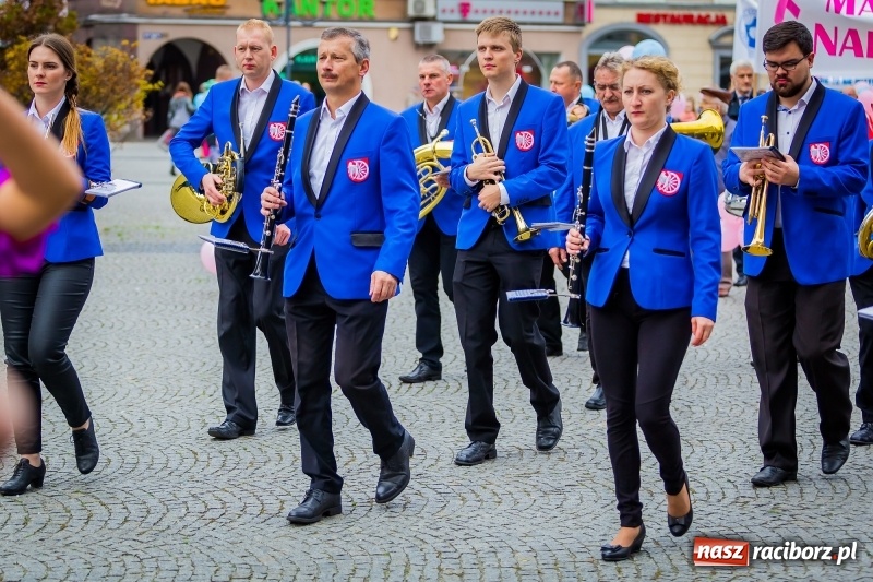 Zdjęcie w galerii na portalu naszraciborz.pl: XVIII Marsz Nadziei. Raciborzanie solidarni z osobami dotkniętymi nowotworem FOTO i WIDEO wiadomości z regionu