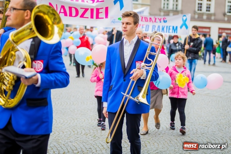 Zdjęcie w galerii na portalu naszraciborz.pl: XVIII Marsz Nadziei. Raciborzanie solidarni z osobami dotkniętymi nowotworem FOTO i WIDEO wiadomości z regionu