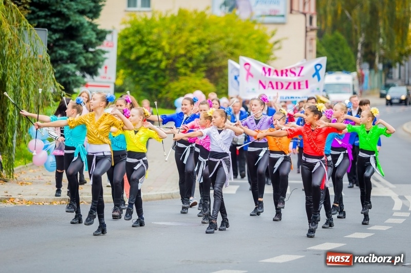 Zdjęcie w galerii na portalu naszraciborz.pl: XVIII Marsz Nadziei. Raciborzanie solidarni z osobami dotkniętymi nowotworem FOTO i WIDEO wiadomości z regionu
