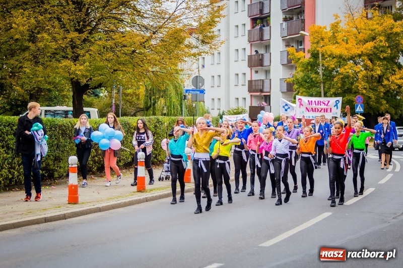 Zdjęcie w galerii na portalu naszraciborz.pl: XVIII Marsz Nadziei. Raciborzanie solidarni z osobami dotkniętymi nowotworem FOTO i WIDEO wiadomości z regionu
