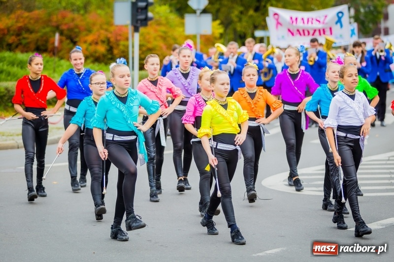 Zdjęcie w galerii na portalu naszraciborz.pl: XVIII Marsz Nadziei. Raciborzanie solidarni z osobami dotkniętymi nowotworem FOTO i WIDEO wiadomości z regionu