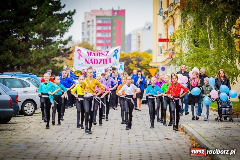 Zdjęcie w galerii na portalu naszraciborz.pl: XVIII Marsz Nadziei. Raciborzanie solidarni z osobami dotkniętymi nowotworem FOTO i WIDEO wiadomości z regionu