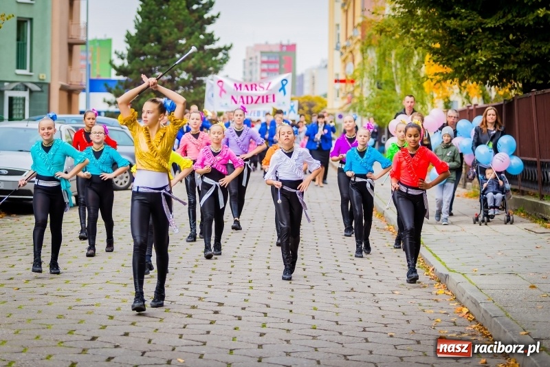 Zdjęcie w galerii na portalu naszraciborz.pl: XVIII Marsz Nadziei. Raciborzanie solidarni z osobami dotkniętymi nowotworem FOTO i WIDEO wiadomości z regionu