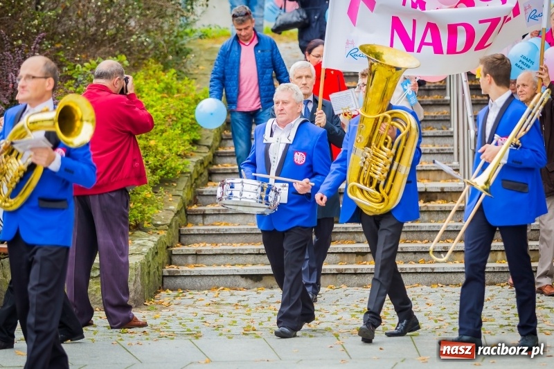 Zdjęcie w galerii na portalu naszraciborz.pl: XVIII Marsz Nadziei. Raciborzanie solidarni z osobami dotkniętymi nowotworem FOTO i WIDEO wiadomości z regionu