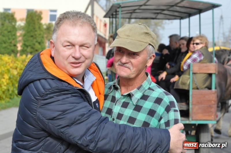 Zdjęcie w galerii na portalu naszraciborz.pl: Kornowacki Hubertus 2017 - Adam Bugdol z lisią kitą FOTO i WIDEO wiadomości z regionu