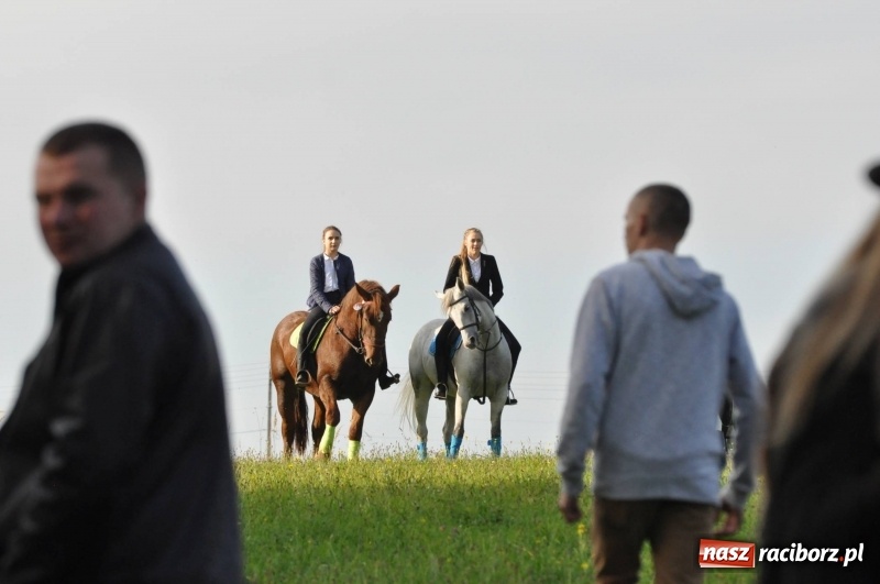 Zdjęcie w galerii na portalu naszraciborz.pl: Kornowacki Hubertus 2017 - Adam Bugdol z lisią kitą FOTO i WIDEO wiadomości z regionu