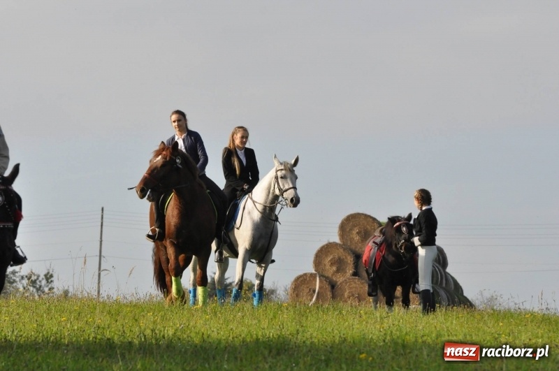 Zdjęcie w galerii na portalu naszraciborz.pl: Kornowacki Hubertus 2017 - Adam Bugdol z lisią kitą FOTO i WIDEO wiadomości z regionu