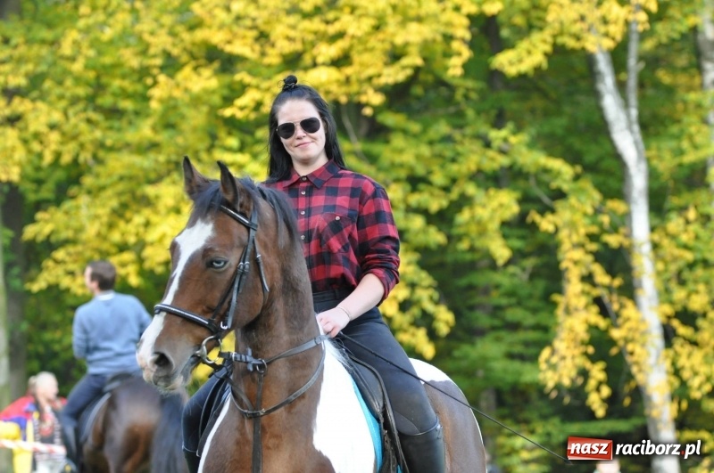 Zdjęcie w galerii na portalu naszraciborz.pl: Kornowacki Hubertus 2017 - Adam Bugdol z lisią kitą FOTO i WIDEO wiadomości z regionu