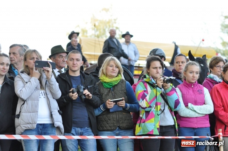 Zdjęcie w galerii na portalu naszraciborz.pl: Kornowacki Hubertus 2017 - Adam Bugdol z lisią kitą FOTO i WIDEO wiadomości z regionu