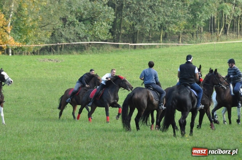 Zdjęcie w galerii na portalu naszraciborz.pl: Kornowacki Hubertus 2017 - Adam Bugdol z lisią kitą FOTO i WIDEO wiadomości z regionu