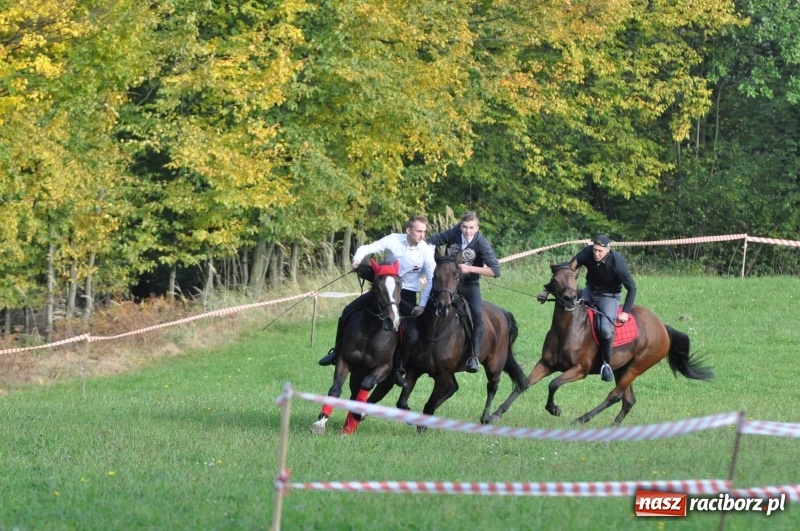 Zdjęcie w galerii na portalu naszraciborz.pl: Kornowacki Hubertus 2017 - Adam Bugdol z lisią kitą FOTO i WIDEO wiadomości z regionu