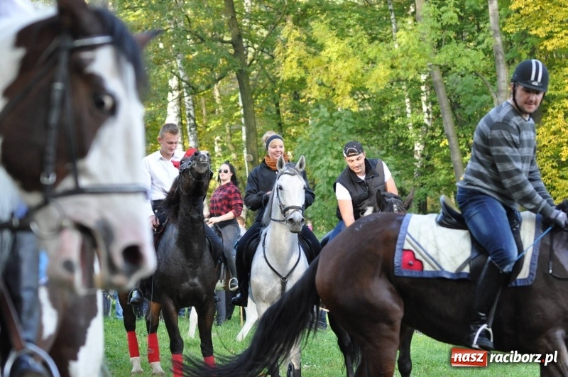 Zdjęcie w galerii na portalu naszraciborz.pl: Kornowacki Hubertus 2017 - Adam Bugdol z lisią kitą FOTO i WIDEO wiadomości z regionu