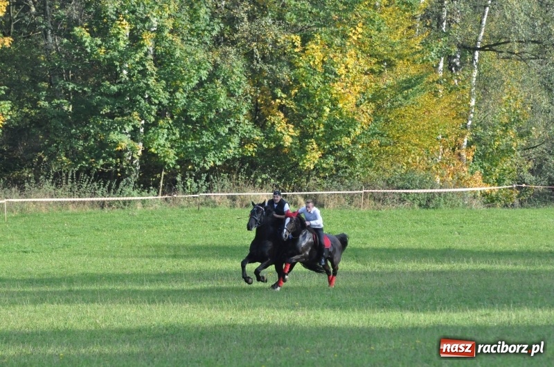 Zdjęcie w galerii na portalu naszraciborz.pl: Kornowacki Hubertus 2017 - Adam Bugdol z lisią kitą FOTO i WIDEO wiadomości z regionu