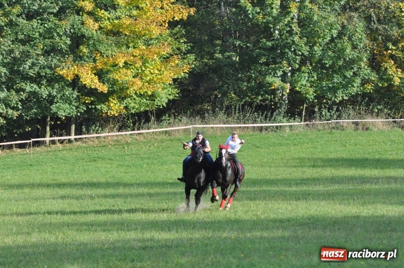 Zdjęcie w galerii na portalu naszraciborz.pl: Kornowacki Hubertus 2017 - Adam Bugdol z lisią kitą FOTO i WIDEO wiadomości z regionu