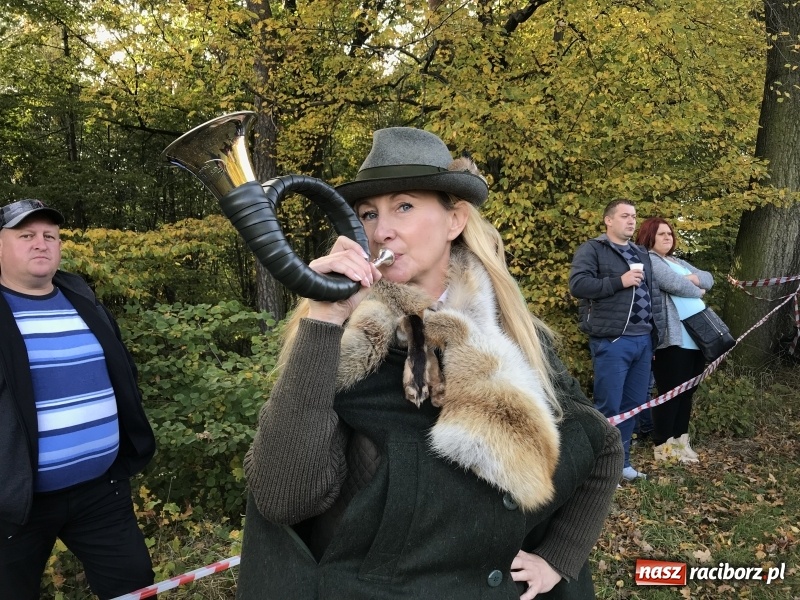 Zdjęcie w galerii na portalu naszraciborz.pl: Kornowacki Hubertus 2017 - Adam Bugdol z lisią kitą FOTO i WIDEO wiadomości z regionu