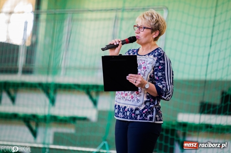 Zdjęcie w galerii na portalu naszraciborz.pl: W Arenie Rafako odbyło się charytatywne latino dance dla Mateuszka. Parkiet był pełny! FOTO i WIDEO wiadomości z regionu