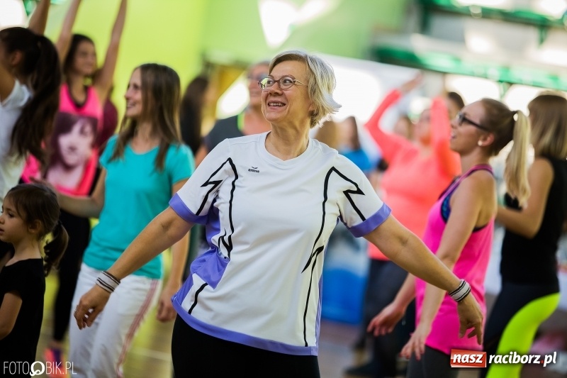 Zdjęcie w galerii na portalu naszraciborz.pl: W Arenie Rafako odbyło się charytatywne latino dance dla Mateuszka. Parkiet był pełny! FOTO i WIDEO wiadomości z regionu