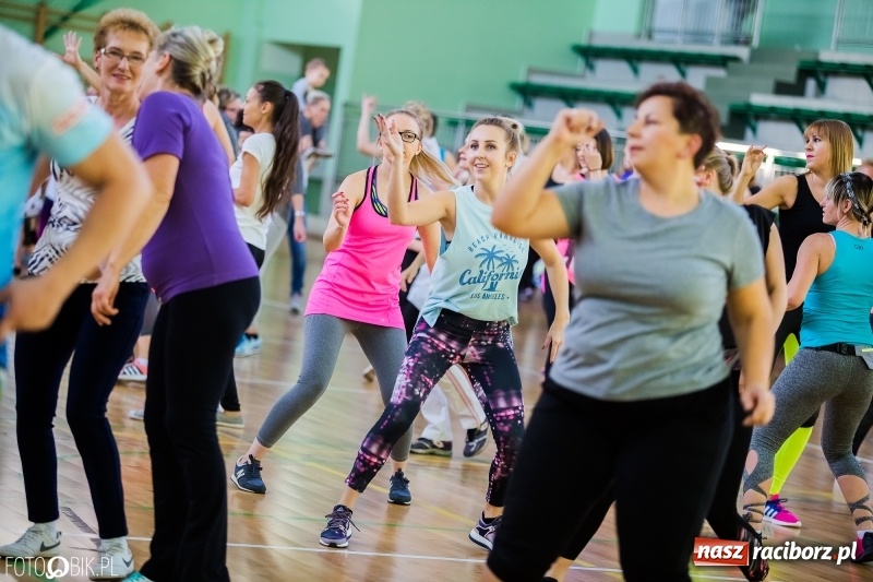 Zdjęcie w galerii na portalu naszraciborz.pl: W Arenie Rafako odbyło się charytatywne latino dance dla Mateuszka. Parkiet był pełny! FOTO i WIDEO wiadomości z regionu