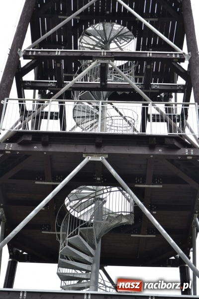 Zdjęcie w galerii na portalu naszraciborz.pl: W Chałupkach oddano do użytku wieżę widokową. Ma ponad 27 metrów wysokości  wiadomości z regionu