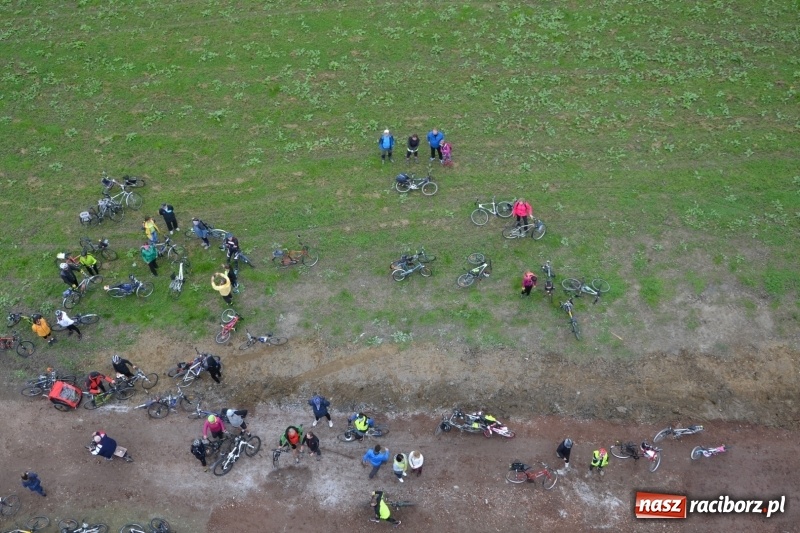 Zdjęcie w galerii na portalu naszraciborz.pl: W Chałupkach oddano do użytku wieżę widokową. Ma ponad 27 metrów wysokości  wiadomości z regionu