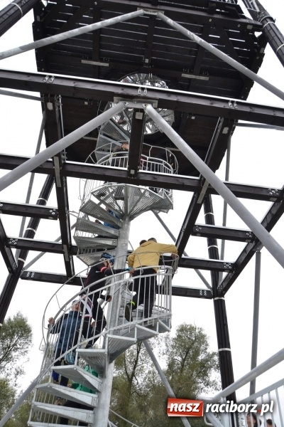 Zdjęcie w galerii na portalu naszraciborz.pl: W Chałupkach oddano do użytku wieżę widokową. Ma ponad 27 metrów wysokości  wiadomości z regionu