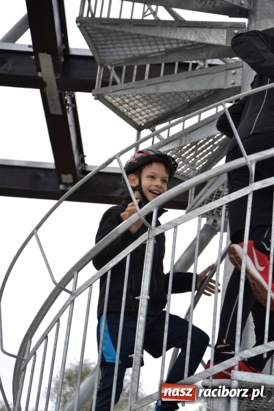 Zdjęcie w galerii na portalu naszraciborz.pl: W Chałupkach oddano do użytku wieżę widokową. Ma ponad 27 metrów wysokości  wiadomości z regionu