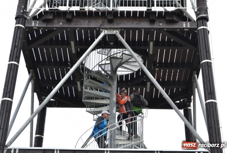Zdjęcie w galerii na portalu naszraciborz.pl: W Chałupkach oddano do użytku wieżę widokową. Ma ponad 27 metrów wysokości  wiadomości z regionu