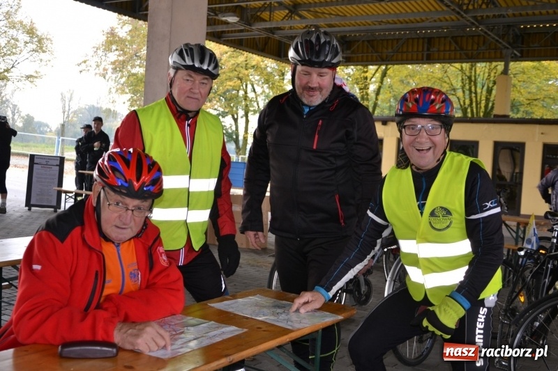Zdjęcie w galerii na portalu naszraciborz.pl: Rowerowy rajd gwiaździsty na zakończenie sezonu  wiadomości z regionu