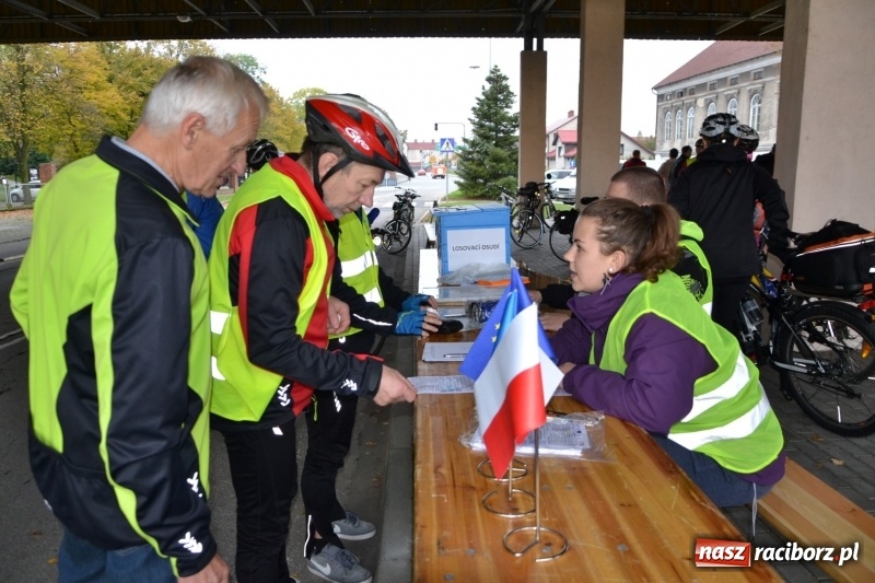 Zdjęcie w galerii na portalu naszraciborz.pl: Rowerowy rajd gwiaździsty na zakończenie sezonu  wiadomości z regionu