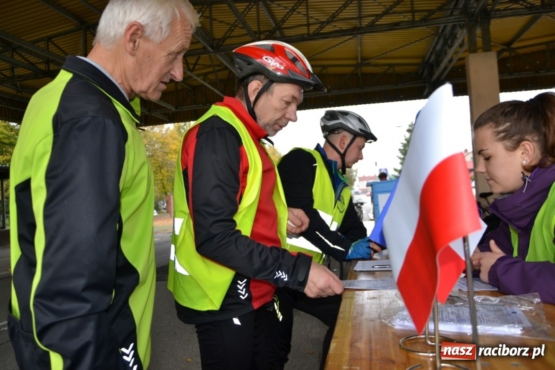 Zdjęcie w galerii na portalu naszraciborz.pl: Rowerowy rajd gwiaździsty na zakończenie sezonu  wiadomości z regionu
