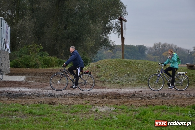 Zdjęcie w galerii na portalu naszraciborz.pl: Rowerowy rajd gwiaździsty na zakończenie sezonu  wiadomości z regionu