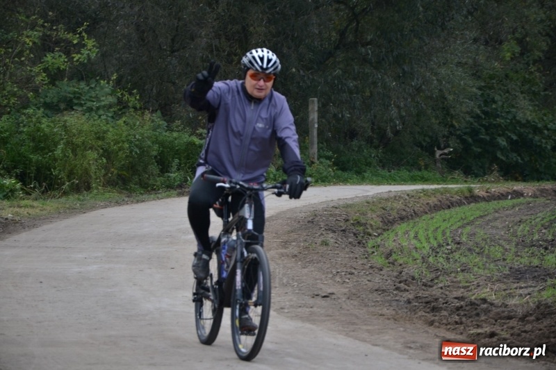 Zdjęcie w galerii na portalu naszraciborz.pl: Rowerowy rajd gwiaździsty na zakończenie sezonu  wiadomości z regionu