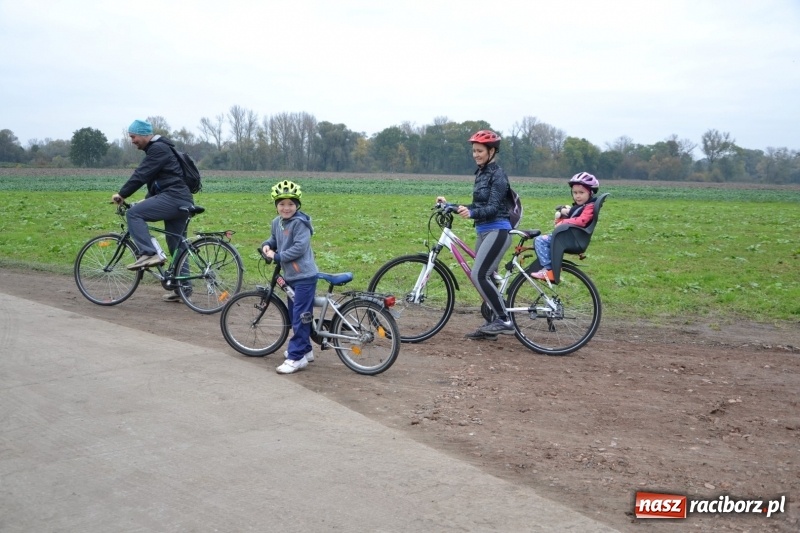 Zdjęcie w galerii na portalu naszraciborz.pl: Rowerowy rajd gwiaździsty na zakończenie sezonu  wiadomości z regionu