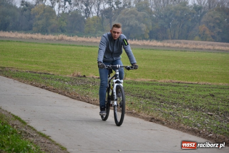 Zdjęcie w galerii na portalu naszraciborz.pl: Rowerowy rajd gwiaździsty na zakończenie sezonu  wiadomości z regionu