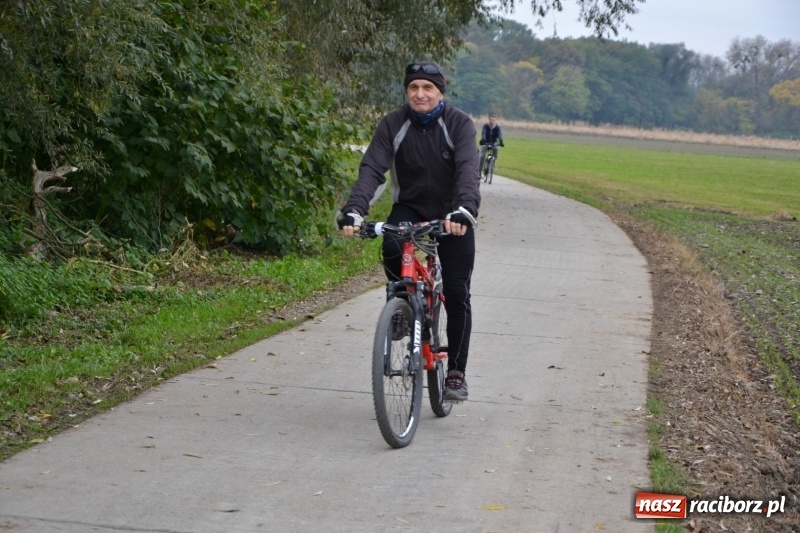 Zdjęcie w galerii na portalu naszraciborz.pl: Rowerowy rajd gwiaździsty na zakończenie sezonu  wiadomości z regionu