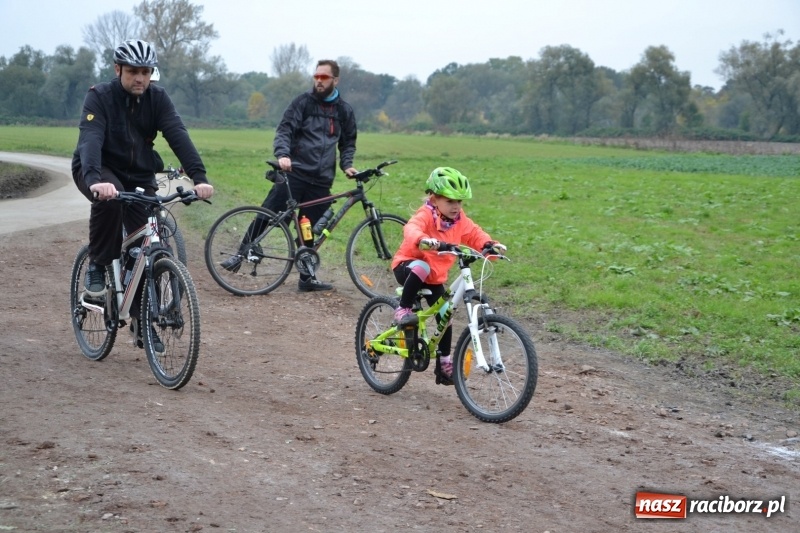 Zdjęcie w galerii na portalu naszraciborz.pl: Rowerowy rajd gwiaździsty na zakończenie sezonu  wiadomości z regionu