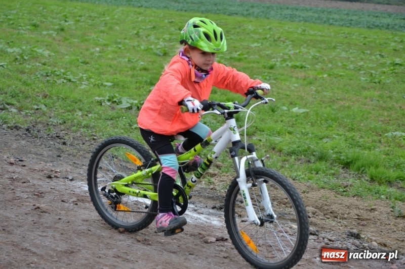 Zdjęcie w galerii na portalu naszraciborz.pl: Rowerowy rajd gwiaździsty na zakończenie sezonu  wiadomości z regionu