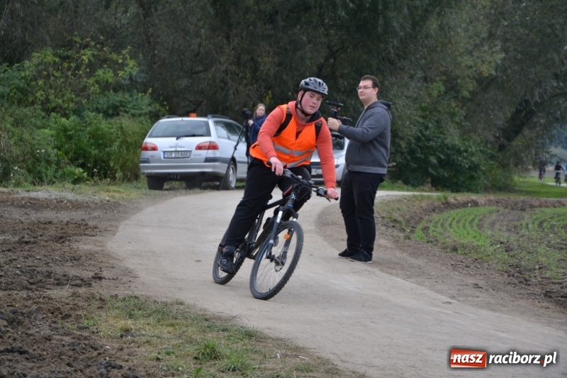 Zdjęcie w galerii na portalu naszraciborz.pl: Rowerowy rajd gwiaździsty na zakończenie sezonu  wiadomości z regionu