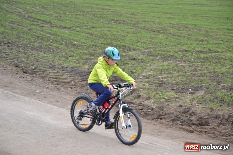 Zdjęcie w galerii na portalu naszraciborz.pl: Rowerowy rajd gwiaździsty na zakończenie sezonu  wiadomości z regionu