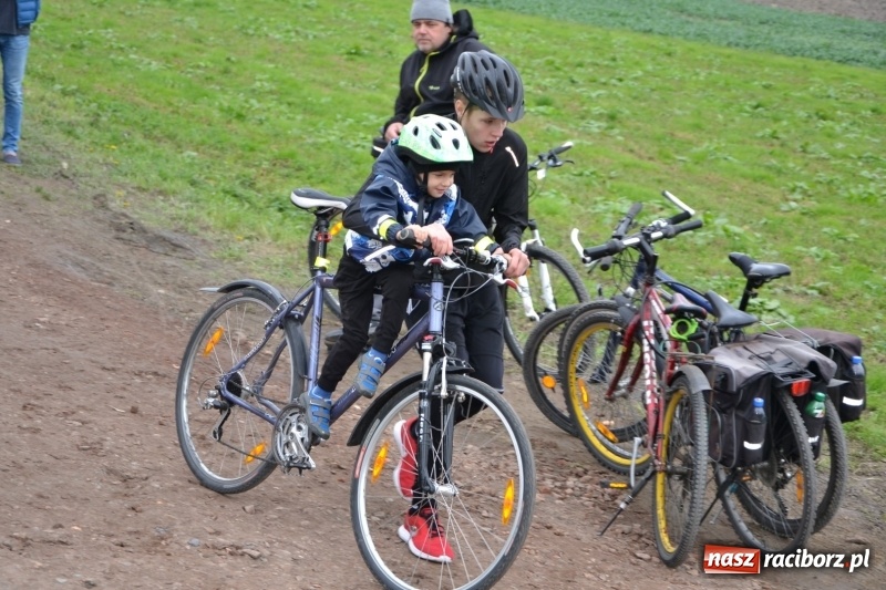 Zdjęcie w galerii na portalu naszraciborz.pl: Rowerowy rajd gwiaździsty na zakończenie sezonu  wiadomości z regionu