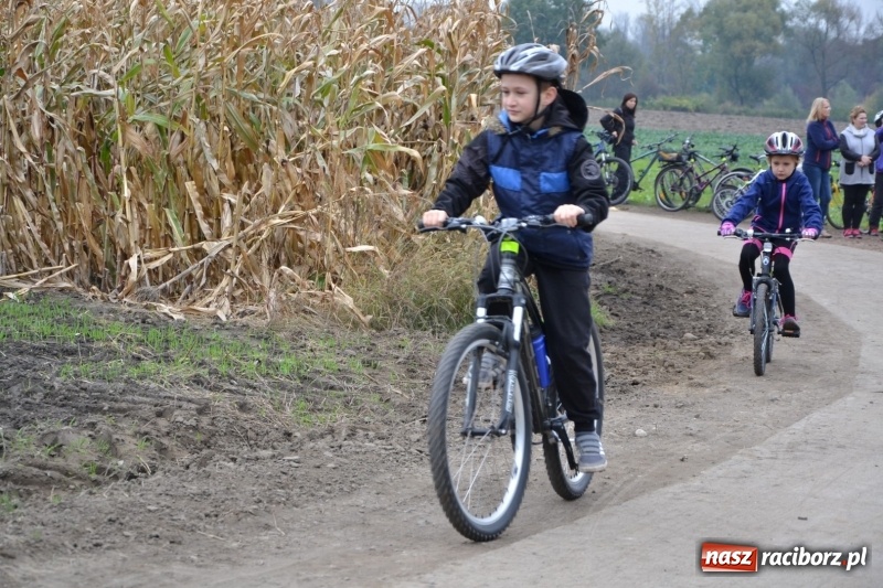 Zdjęcie w galerii na portalu naszraciborz.pl: Rowerowy rajd gwiaździsty na zakończenie sezonu  wiadomości z regionu