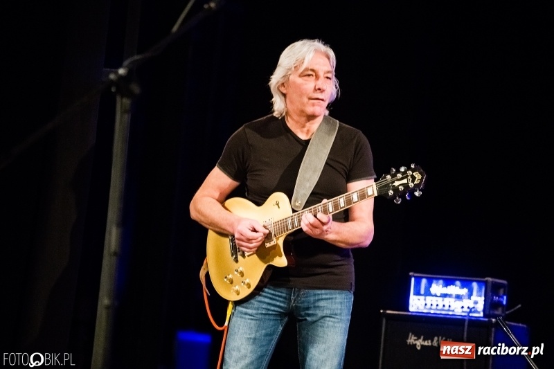 Zdjęcie w galerii na portalu naszraciborz.pl: Vanesa Harbek Band na scenie DK Strzecha wiadomości z regionu
