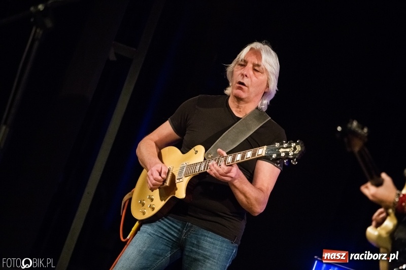 Zdjęcie w galerii na portalu naszraciborz.pl: Vanesa Harbek Band na scenie DK Strzecha wiadomości z regionu