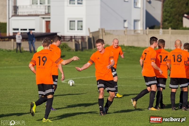 Zdjęcie w galerii na portalu naszraciborz.pl: Wypoczynek Buków bez szans przy Urbana wiadomości z regionu