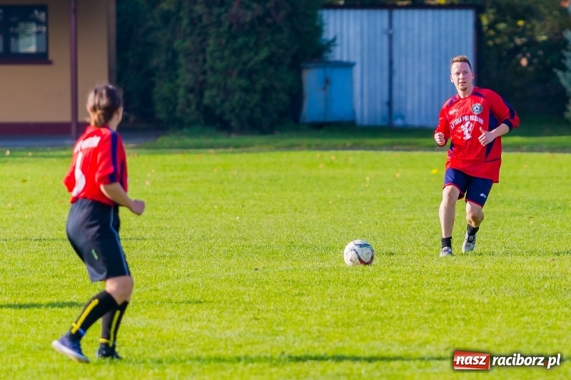 Zdjęcie w galerii na portalu naszraciborz.pl: A mój rodzic piłkę kopie, czyli sportowa rywalizacja w Tworkowie wiadomości z regionu